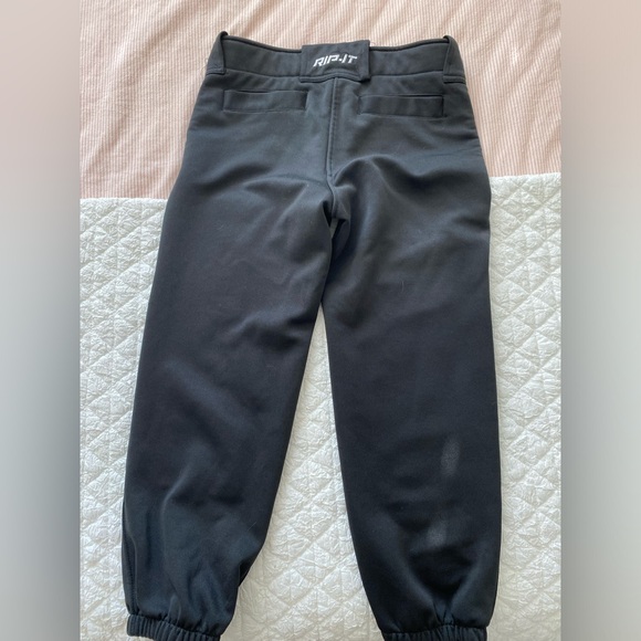 4 pairs of women’s softball pants - Picture 3 of 13